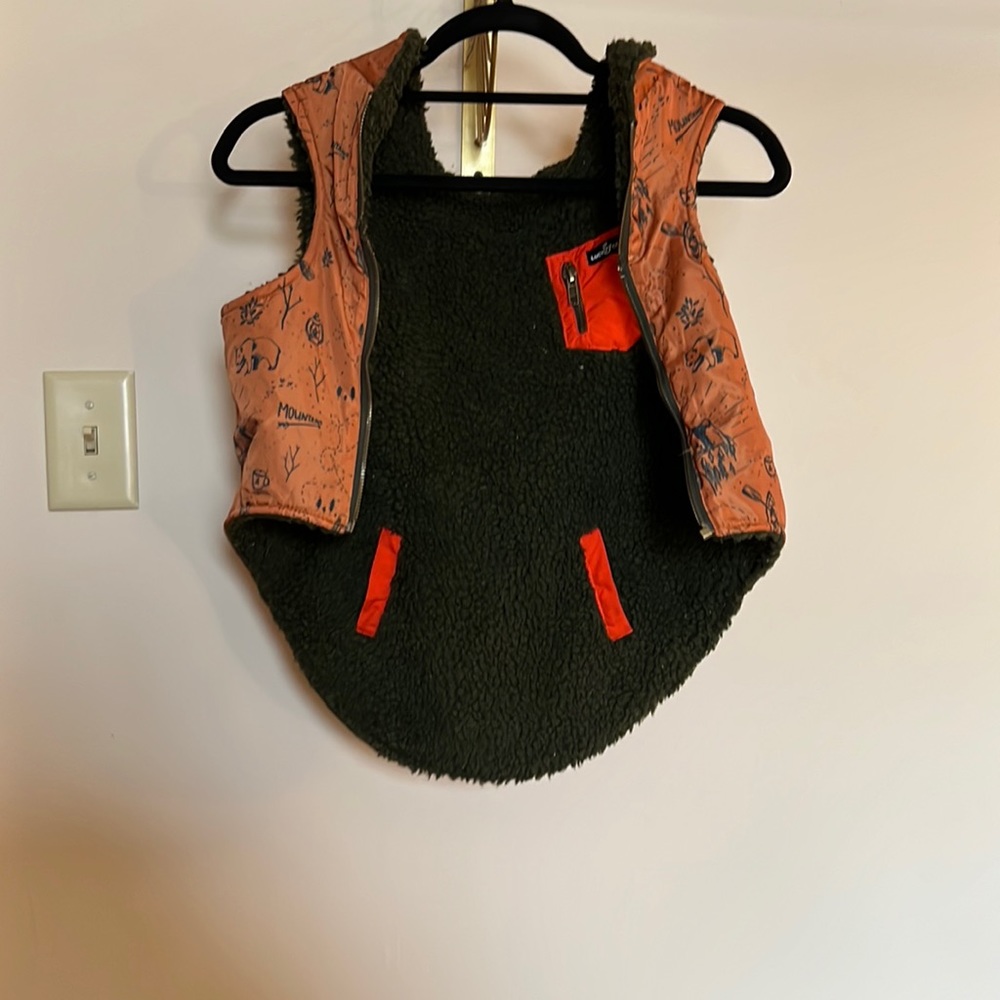 Reversible Lucy & Co dog vest. Broken zipper.